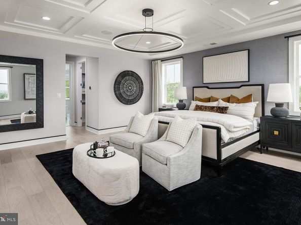889 N. Manchester Street, Arlington VA 22205