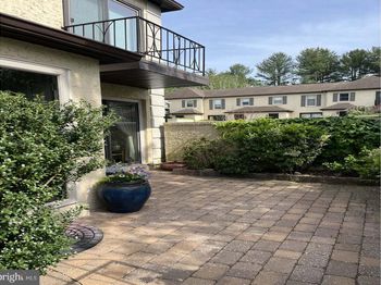 40 Parkridge Drive