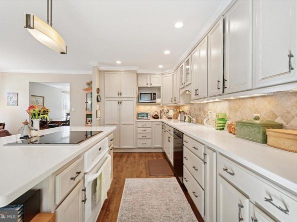 40 Parkridge Drive 40, Bryn Mawr PA 19010