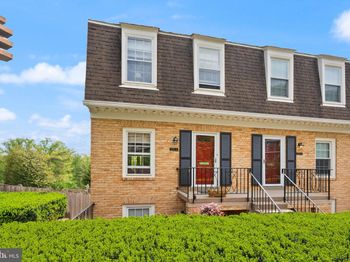 3267 Sutton Place NW