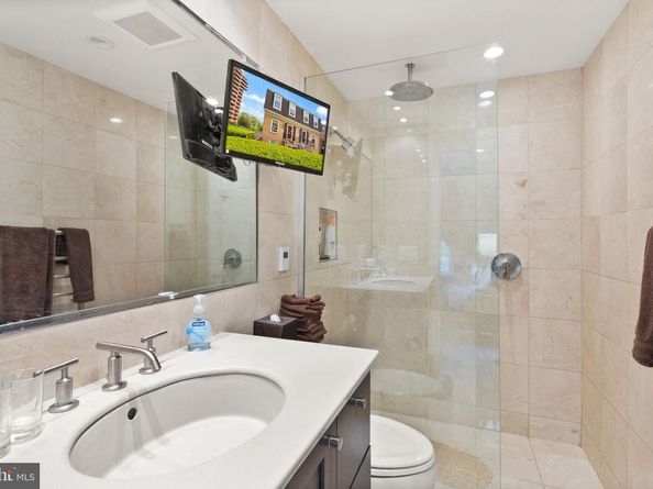 3267 Sutton Place NW C, Washington DC 20016