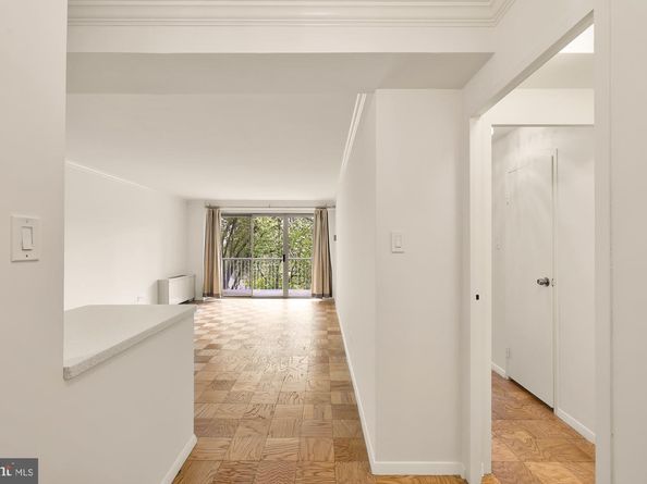 730 24TH Street NW 203, Washington DC 20037