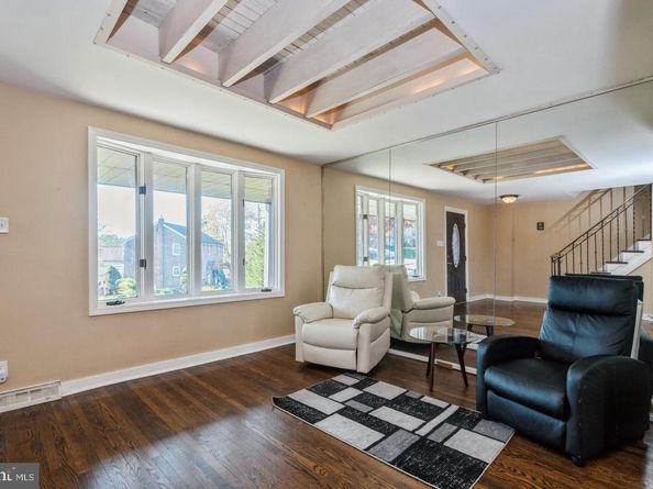 289 Friendship Road, Drexel Hill PA 19026