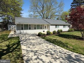 1107 Cromwell Road, Glenside PA 19038
