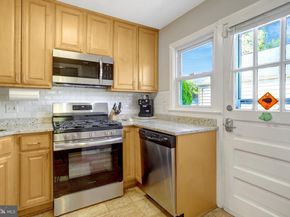 2850 Brook Drive, Falls Church VA 22042