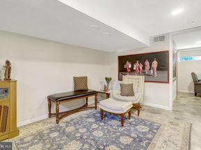 2850 Brook Drive, Falls Church VA 22042