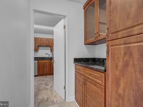 307 Yoakum Parkway 1722, Alexandria VA 22304