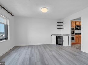 307 Yoakum Parkway 1722, Alexandria VA 22304