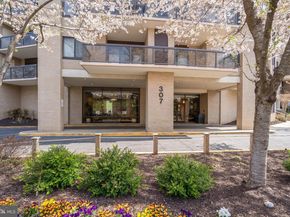 307 Yoakum Parkway 1722, Alexandria VA 22304
