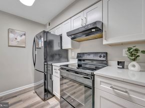 3436 Summit Court NE 3436, Washington DC 20018