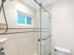 410 Victoria Court NW, Vienna VA 22180