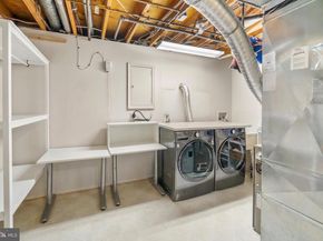 410 Victoria Court NW, Vienna VA 22180