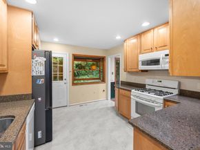 410 Victoria Court NW, Vienna VA 22180