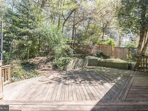 410 Victoria Court NW, Vienna VA 22180