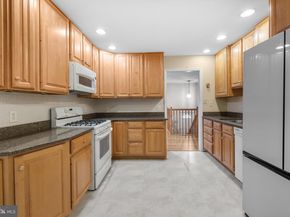 410 Victoria Court NW, Vienna VA 22180