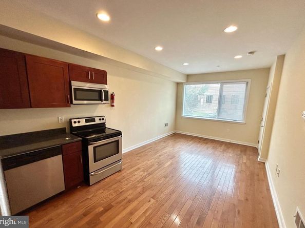 332 N 41st Street, Philadelphia PA 19104