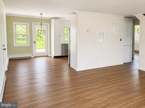 204 Kenwood Drive S, Levittown PA 19055