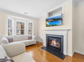 2499 Curie 111, Herndon VA 20171
