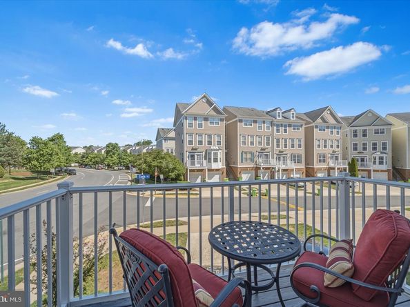 2499 Curie 111, Herndon VA 20171