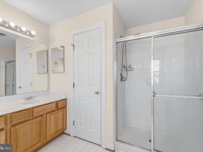 2499 Curie 111, Herndon VA 20171