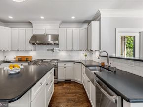 702 Enderby Drive, Alexandria VA 22302