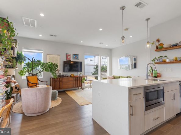 653 Irving Street NW 7, Washington DC 20010