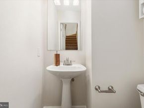 1802-E 9TH Street S, Arlington VA 22204