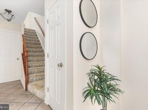 1802-E 9TH Street S, Arlington VA 22204