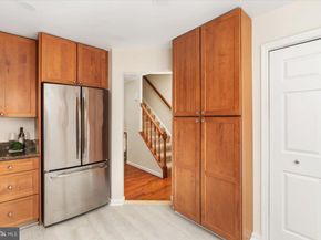 1802-E 9TH Street S, Arlington VA 22204