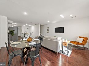 1814 N Front St B, Philadelphia PA 19122