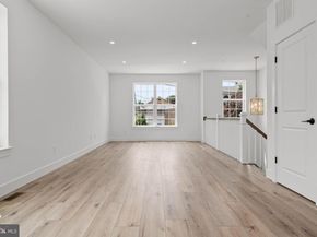 207 8TH St, Bridgeport PA 19405