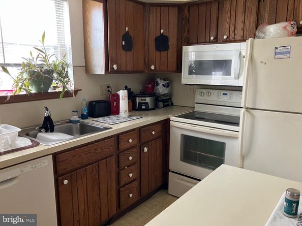 6 W Drexel Avenue, Lansdowne PA 19050