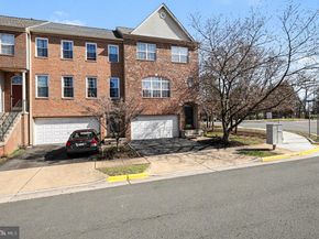 21512 Tamarack Ridge Square, Sterling VA 20164