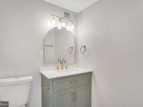 4141 N Henderson Road 107, Arlington VA 22203