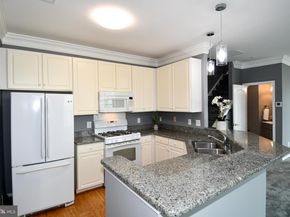 1809 Kenwood Avenue 301, Alexandria VA 22302