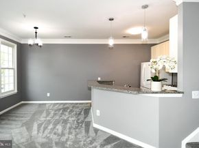 1809 Kenwood Avenue 301, Alexandria VA 22302