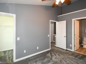 1809 Kenwood Avenue 301, Alexandria VA 22302
