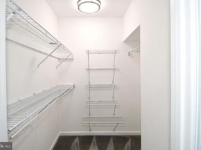 1809 Kenwood Avenue 301, Alexandria VA 22302