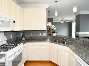 1809 Kenwood Avenue 301, Alexandria VA 22302
