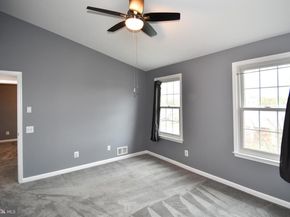 1809 Kenwood Avenue 301, Alexandria VA 22302