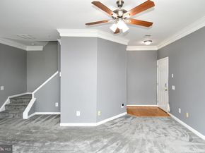 1809 Kenwood Avenue 301, Alexandria VA 22302