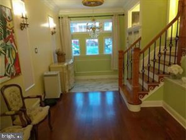 26 S Strawberry Street, Philadelphia PA 19106