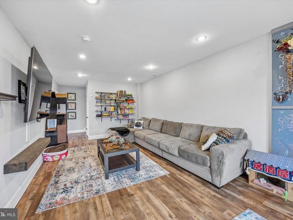 12135 Academy Road 19, Philadelphia PA 19154