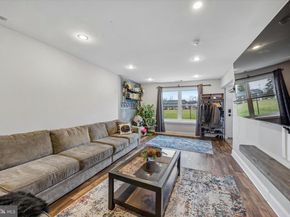 12135 Academy Road 19, Philadelphia PA 19154