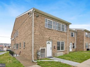 12135 Academy Road 19, Philadelphia PA 19154