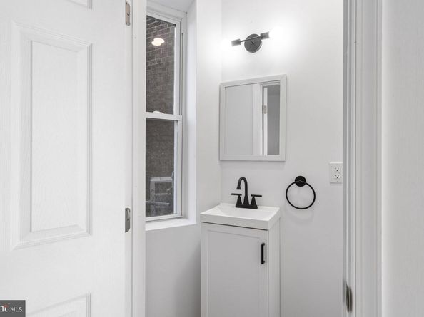 3943 Dell Street, Philadelphia PA 19140