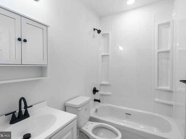 3943 Dell Street, Philadelphia PA 19140
