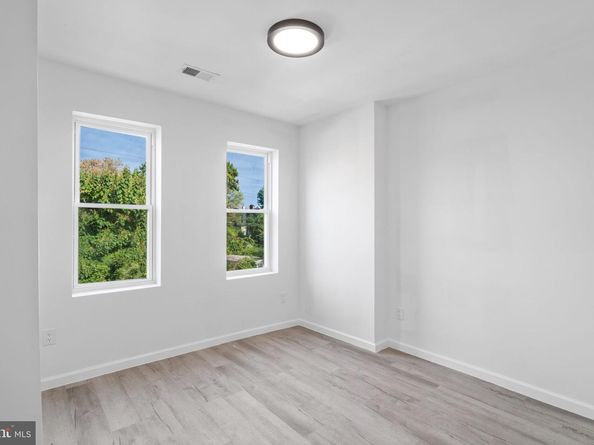 3943 Dell Street, Philadelphia PA 19140