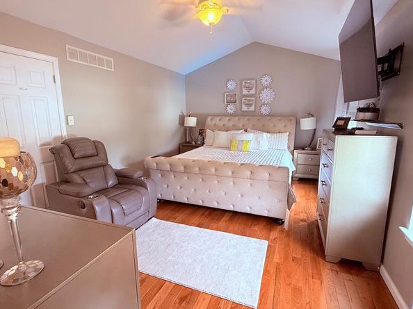 8905 Springview Road, Philadelphia PA 19115