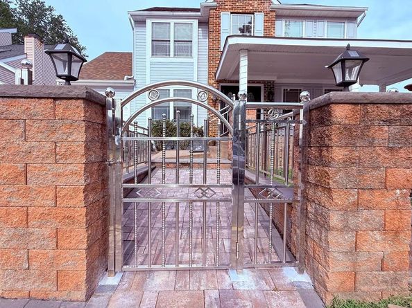 8905 Springview Road, Philadelphia PA 19115